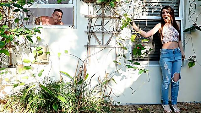 Sensual angel Joseline Kelly is having sex by the poolside