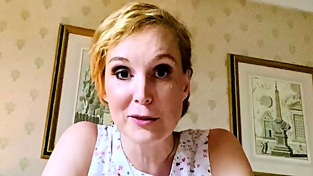 Cute amateur brunette naughty in solo jerking show on camera