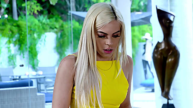 Cutie Allie Nicole shares her boyfriend with sex hungry stepmom Vanessa Cage