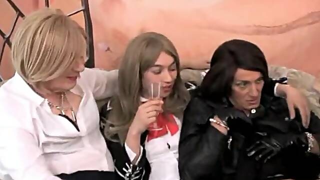 Expirienced blonde Jakki Louise is serving three old crossdressers