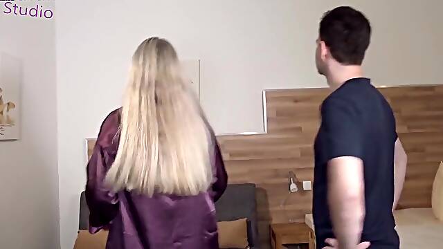 Subsequent Tenant Fucked Me And Creampied My Cunt While Visiting The Apartment! Horny Milf Fucks The New Tenant