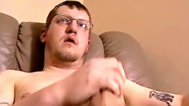 Chubby small cocked amateur sucked dry by mature homo