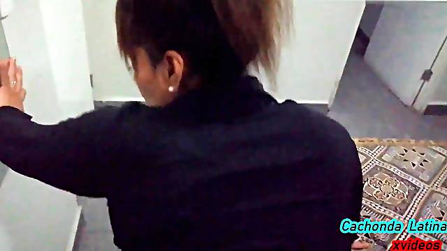 My cousin wanted to invite me to gulp beer and ends up banging me in the butt.