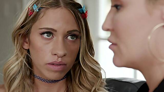 Lesbo mother Id like to fuck Doctor Bangs Her Youthful Patient