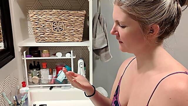 Stepmommy Needs Your Help With Her Facial Routine - Housewife Ginger