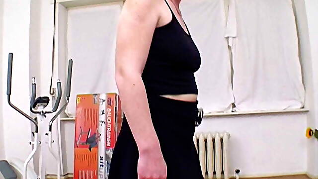 Haessliche blondine bei der physiotherapie gevoegelt worden!