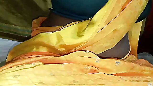 Tamil Mature aunty with voice