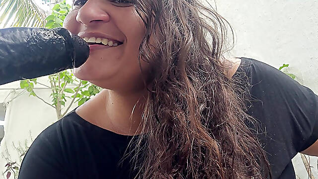 She Likes Black Cock