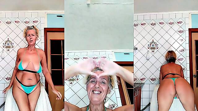 A Favorite Sea-colored Swimsuit Decorates Your Body with Your Own Hands.