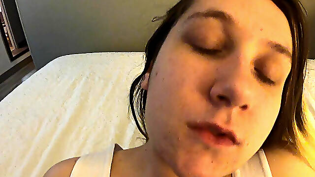 Cheating Pregnant Wife Gives Stranger a BJ in Men’s Room